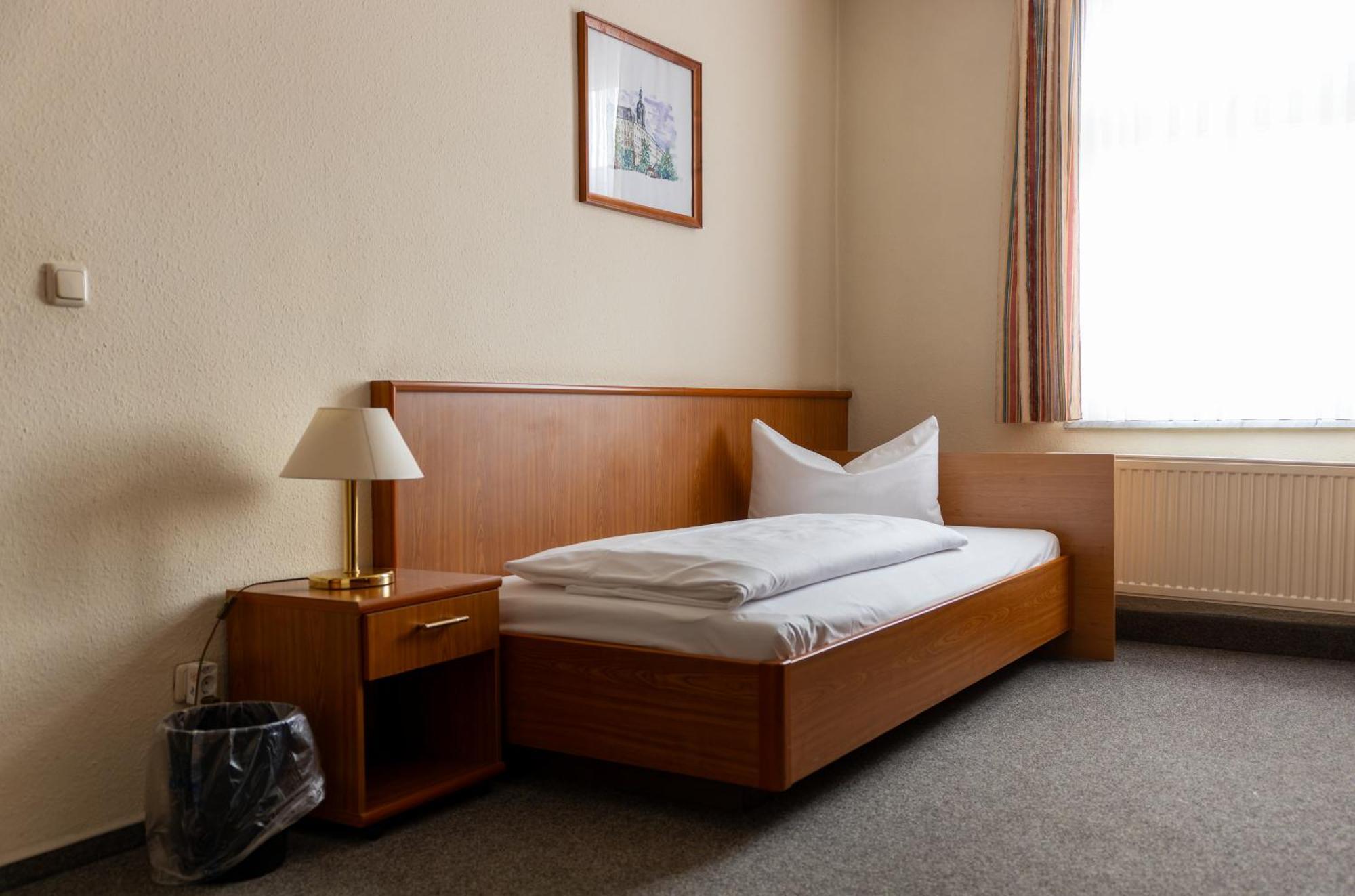 Hotel Anker Saalfeld Saale Exterior photo